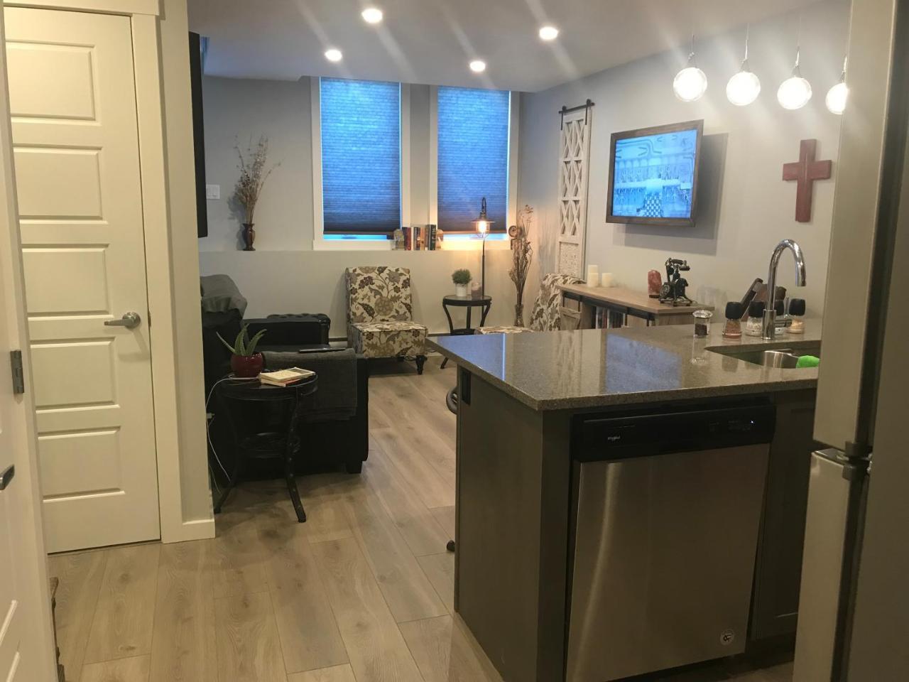 YYC Home Sweet Condo מראה חיצוני תמונה