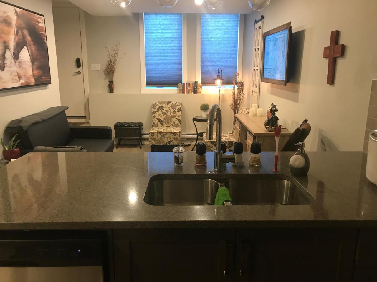 YYC Home Sweet Condo מראה חיצוני תמונה